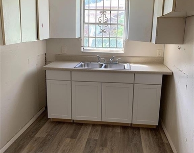 417 Maple Street - Photo Thumbnail 4