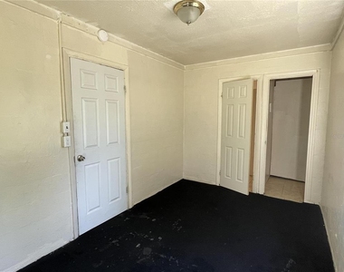 131 B Street - Photo Thumbnail 2