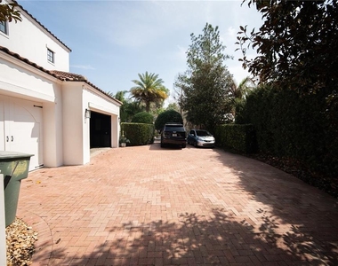 719 Eastlawn Drive - Photo Thumbnail 43
