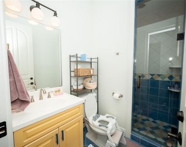 719 Eastlawn Drive - Photo Thumbnail 28