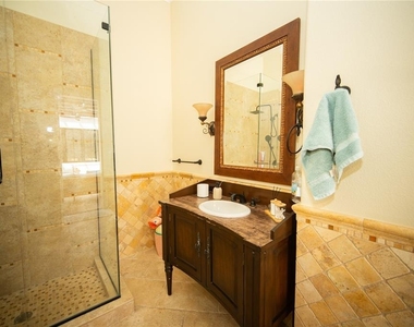 719 Eastlawn Drive - Photo Thumbnail 32