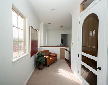 719 Eastlawn Drive - Photo Thumbnail 19