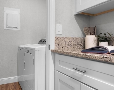 524 Sun Valley Village - Photo Thumbnail 17