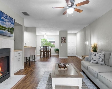 524 Sun Valley Village - Photo Thumbnail 7