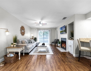 524 Sun Valley Village - Photo Thumbnail 6