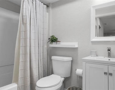 524 Sun Valley Village - Photo Thumbnail 16