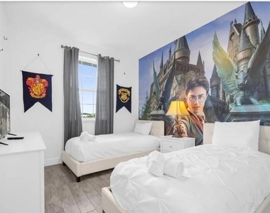 450 Captiva Drive - Photo Thumbnail 11
