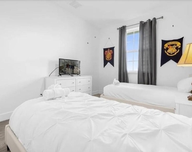 450 Captiva Drive - Photo Thumbnail 13