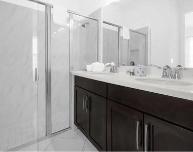 450 Captiva Drive - Photo Thumbnail 30