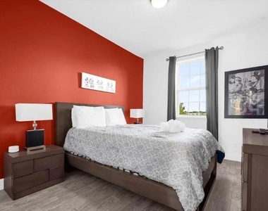 450 Captiva Drive - Photo Thumbnail 16