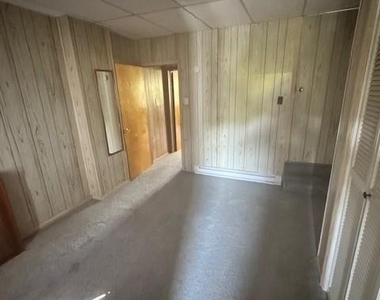 517 E Arch Street - Photo Thumbnail 4