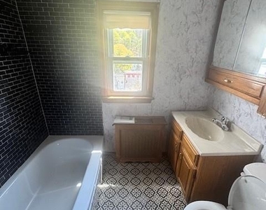 517 E Arch Street - Photo Thumbnail 5