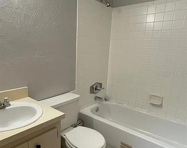 2210 Sw 70th Terrace - Photo Thumbnail 5