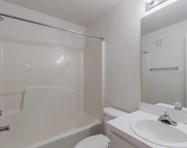 4000 Sw 23rd Street - Photo Thumbnail 3