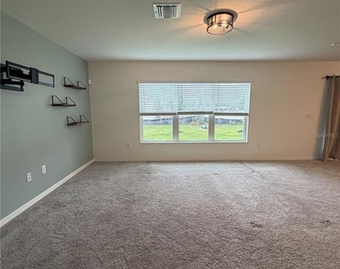 8328 Wilder Pines Avenue - Photo Thumbnail 5