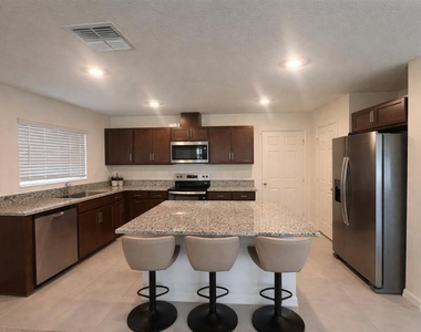 8328 Wilder Pines Avenue - Photo Thumbnail 9