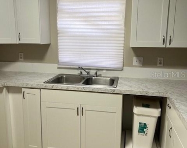 3122 Sw 26th Terrace - Photo Thumbnail 11