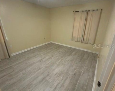 3705 Sw 27th Street - Photo Thumbnail 2