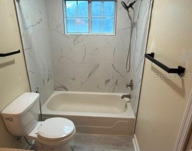3705 Sw 27th Street - Photo Thumbnail 7