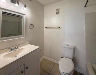 3921 Sw 34th Street - Photo Thumbnail 13