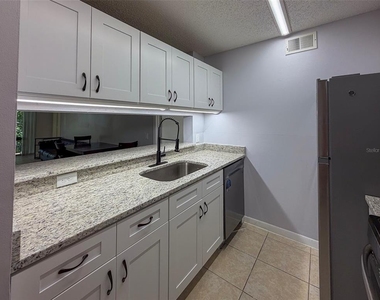3921 Sw 34th Street - Photo Thumbnail 4