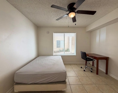 3921 Sw 34th Street - Photo Thumbnail 14