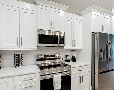 12033 Sarto Lane - Photo Thumbnail 3