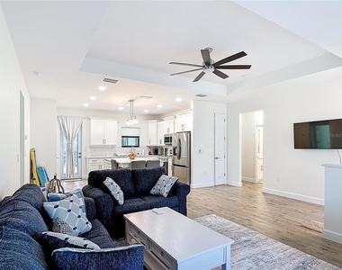 12033 Sarto Lane - Photo Thumbnail 20