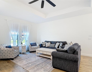 12033 Sarto Lane - Photo Thumbnail 4