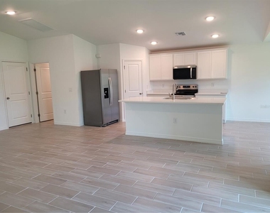 11383 Baggot Avenue - Photo Thumbnail 4