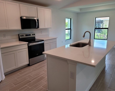 11383 Baggot Avenue - Photo Thumbnail 7