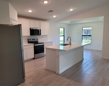11383 Baggot Avenue - Photo Thumbnail 6