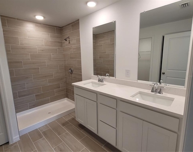 11383 Baggot Avenue - Photo Thumbnail 18