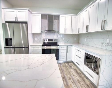 17434 Oro Court - Photo Thumbnail 3