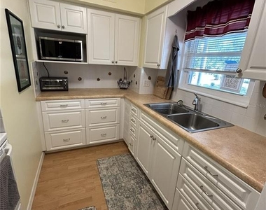 3900 Roxane Boulevard - Photo Thumbnail 5