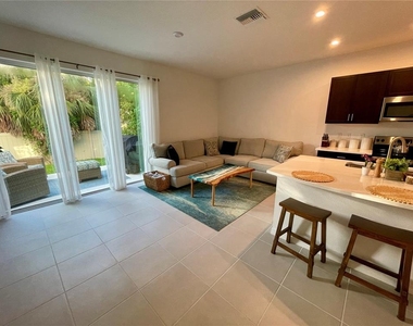 6417 Fairmont Lane - Photo Thumbnail 6