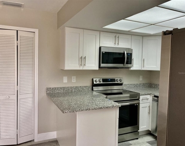 5008 Manatee Avenue W - Photo Thumbnail 4