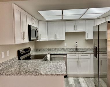 5008 Manatee Avenue W - Photo Thumbnail 3