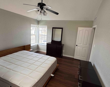 7448 Plaza Taurina Drive - Photo Thumbnail 20