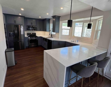 7448 Plaza Taurina Drive - Photo Thumbnail 10