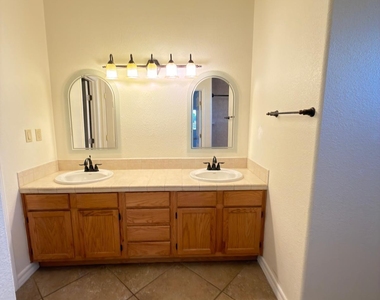 5466 Buffalo Creek Drive - Photo Thumbnail 21