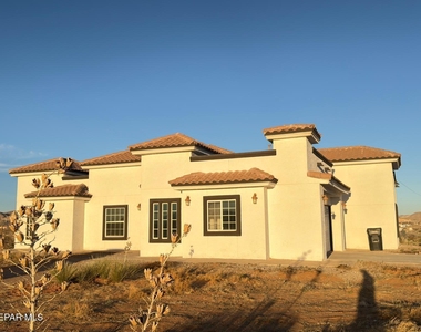 5466 Buffalo Creek Drive - Photo Thumbnail 14