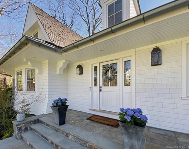 7 Whaling Road - Photo Thumbnail 1