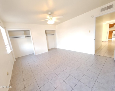 9513 Fairfax Street - Photo Thumbnail 9