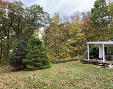 525 Munger Lane - Photo Thumbnail 3