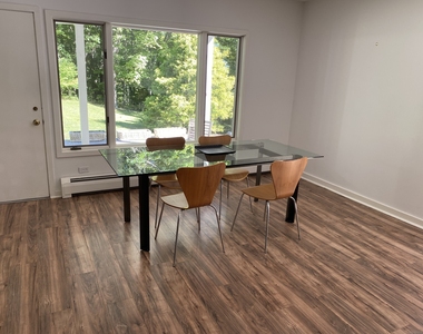525 Munger Lane - Photo Thumbnail 5