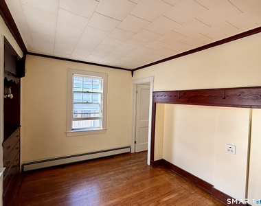 23 Farnham Avenue - Photo Thumbnail 5