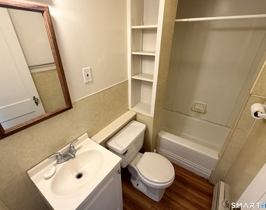 23 Farnham Avenue - Photo Thumbnail 9