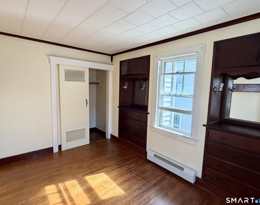 23 Farnham Avenue - Photo Thumbnail 6