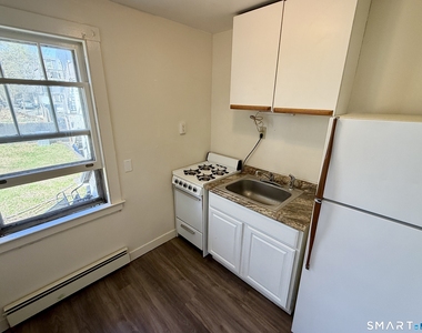 23 Farnham Avenue - Photo Thumbnail 7